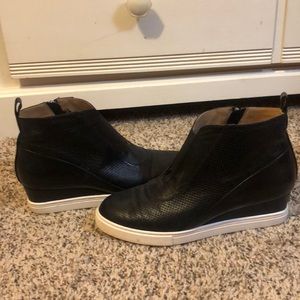 Leather shoes